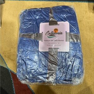 Catalonia Blue Wearable Blanket